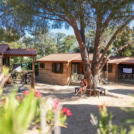 Feriendorf La Mora Калви Екстериор снимка
