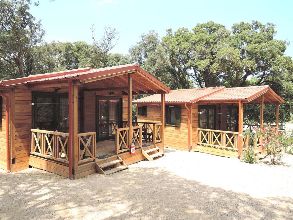 Feriendorf La Mora Калви Екстериор снимка