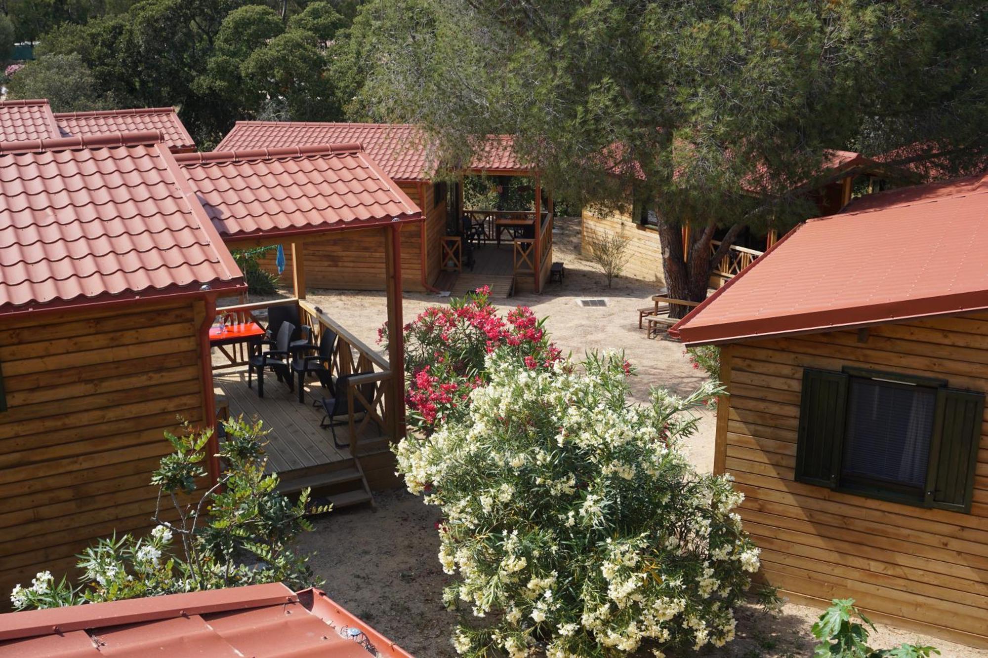 Feriendorf La Mora Калви Екстериор снимка